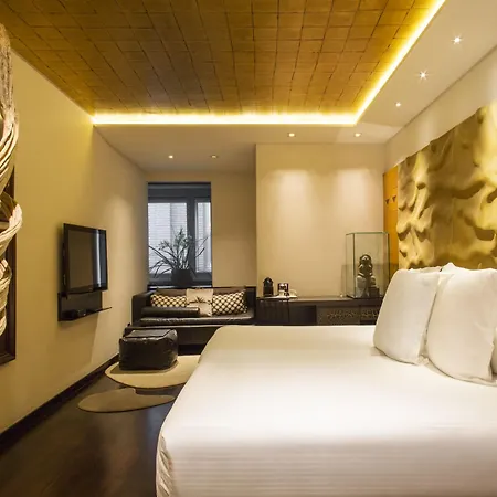 Claris & Gl, A Small Luxury Of The World Hotel