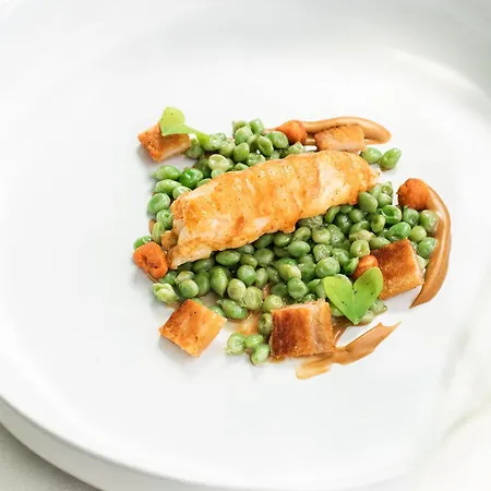 Claris & Gl, A Small Luxury Of The World 5*