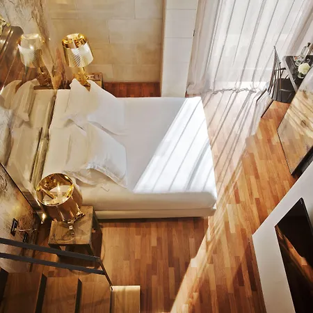 Claris & Gl, A Small Luxury Of The World 5*