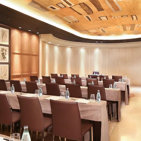 Claris & Gl, A Small Luxury Of The World Hotel 5*