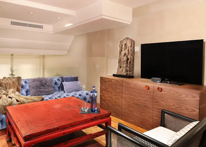 Claris & Gl, A Small Luxury Of The World 5*