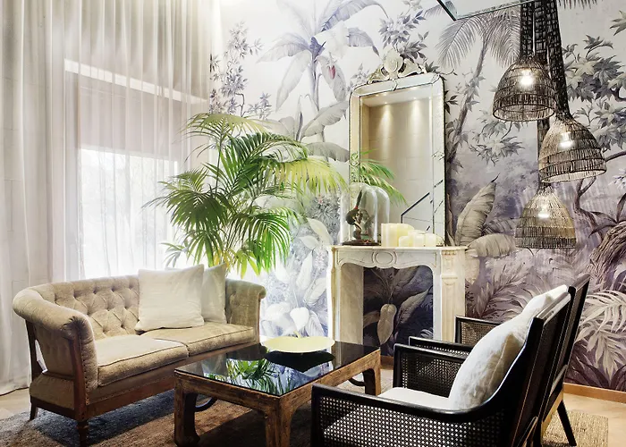 Claris & Gl, A Small Luxury Of The World 5*