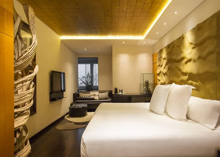 Hotell Claris & Gl, A Small Luxury Of The World