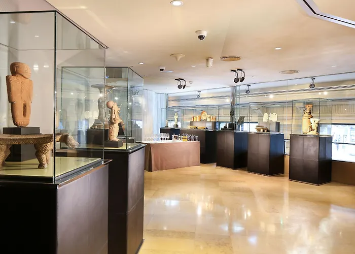 Hotell Claris & Gl, A Small Luxury Of The World