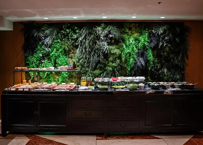 Claris & Gl, A Small Luxury Of The World 5*