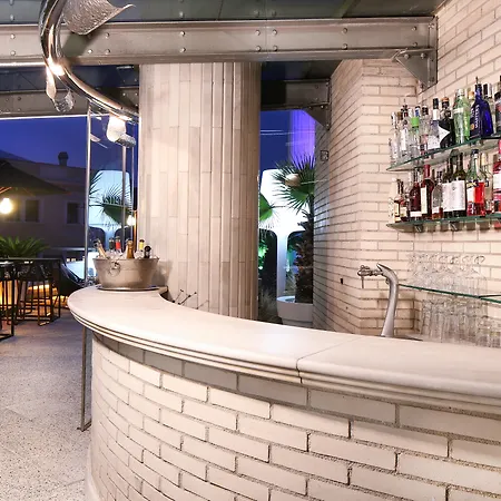 Claris & Gl, A Small Luxury Of The World Hotel 5*