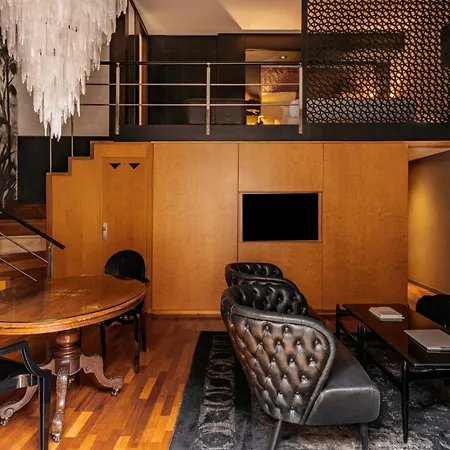 Hotel Claris & Gl, A Small Luxury Of The World